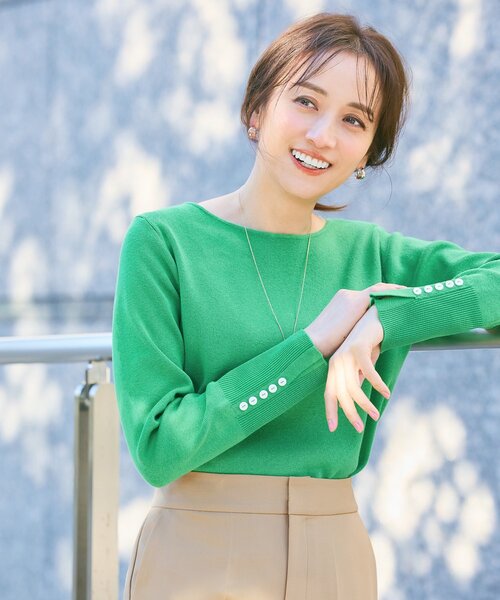 OPAQUE.CLIP（オペークドットクリップ）の「◆シルキーブレンドボタン デザインスリーブニットプルオーバー（ニット/セーター・レディース・ブラック/ダークグリーン/ベージュ/ホワイト系/ホワイト系5/ピンク系・36/38/40/42）」の5枚目の写真