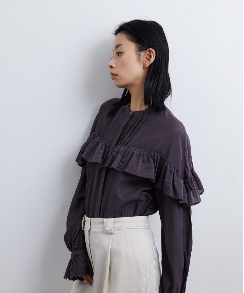 CASA FLINE（カーサフライン）の「タックフリルブラウス（シャツ