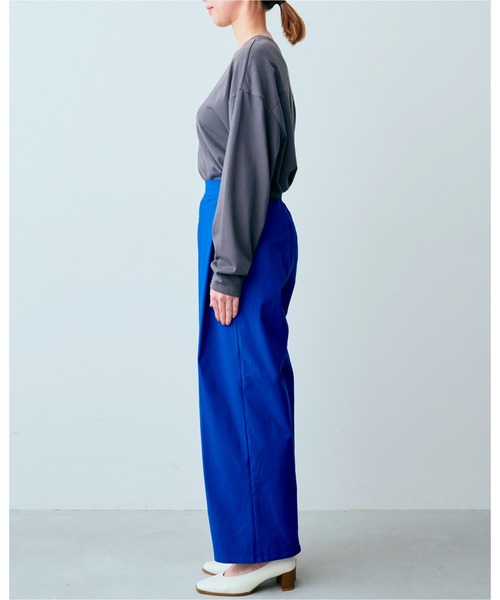 IEDIT（イディット）の「ＩＥＤＩＴ　ぐいっとしなやか　サイドタックデザイン　ストレッチ布はく素材のエアノビワイドパンツ（その他パンツ・レディース・ブラック/ネイビー/ベージュ/ブルー・MEDIUM/XX-LARGE/LARGE/X-LARGE/SMALL）」の7枚目の写真