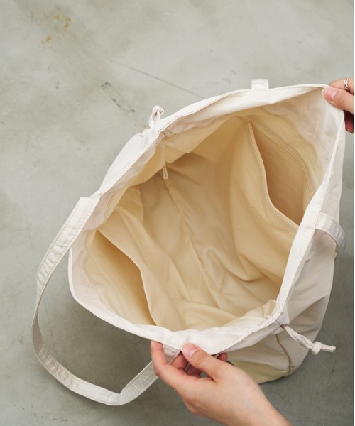 Auntie Rosa Holiday（アンティローザホリデー）の「2WAY巾着バッグ（トートバッグ・レディース・ブラック/ブラウン/ホワイト・FREE）」の7枚目の写真