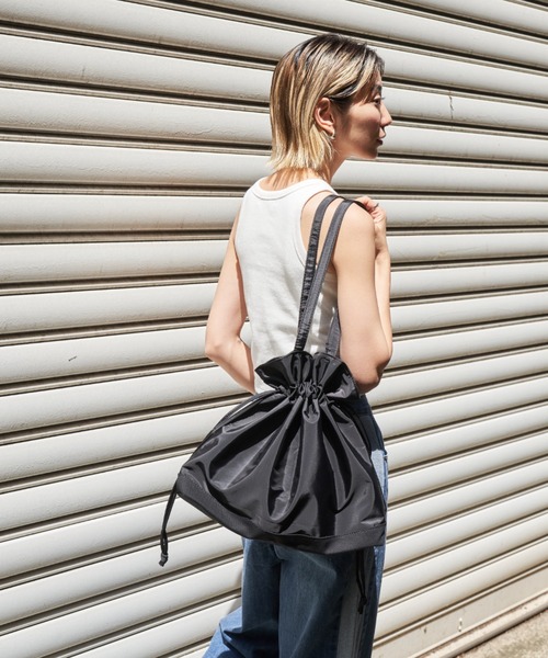 Auntie Rosa Holiday（アンティローザホリデー）の「2WAY巾着バッグ（トートバッグ・レディース・ブラック/ブラウン/ホワイト・FREE）」の13枚目の写真