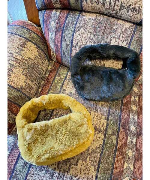 MURUA（ムルーア）の「フェイクファーミニバッグ（ハンドバッグ・レディース・マスタード/カーキ・FREE）」の18枚目の写真