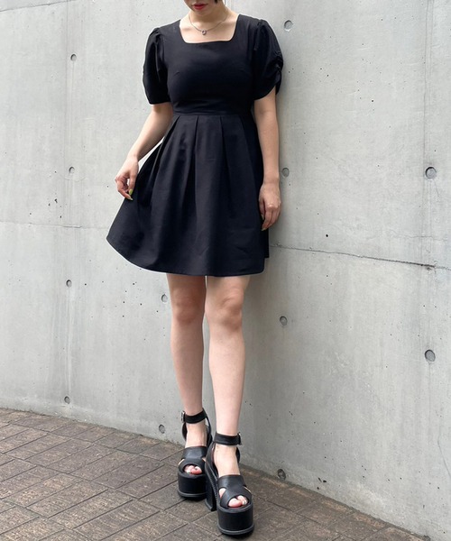 ENVYM（アンビー）の「バックオープンミニワンピース（ワンピース・レディース・ブラック/ホワイト/ゼブラ・FREE）」の4枚目の写真