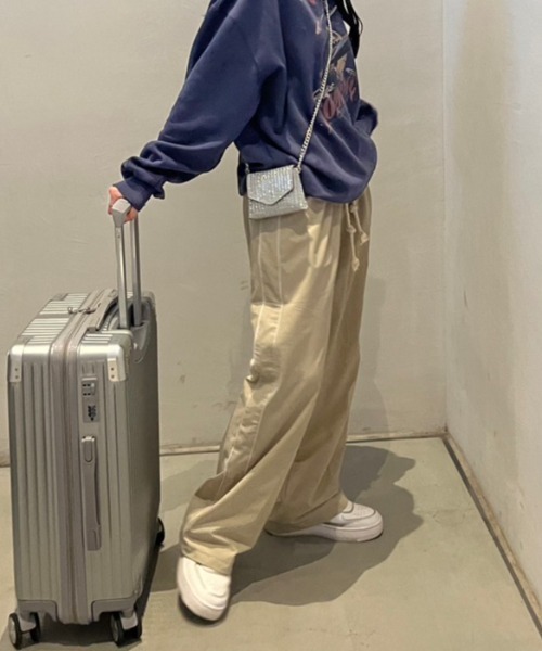 nemne store(ネンネストア)の「《Delfy》【低身長サイズあり】テックナイロンラインストレートパンツ(その他パンツ・レディース・ベージュ/ホワイト×ブラック・SMALL/MEDIUM)」の10枚目の写真