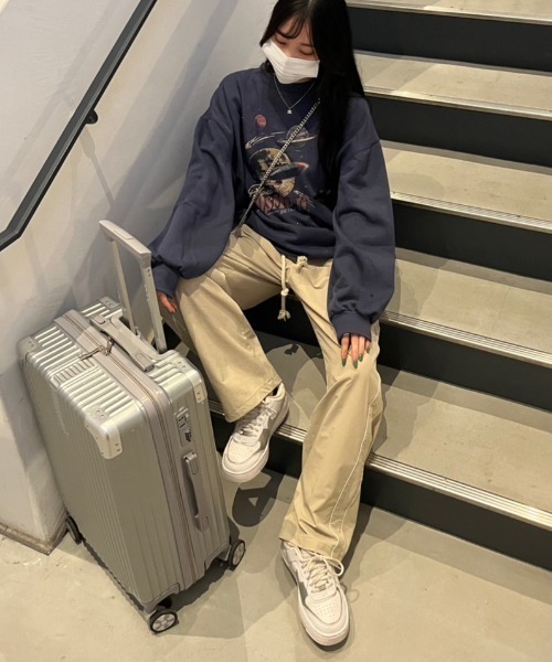 nemne store(ネンネストア)の「《Delfy》【低身長サイズあり】テックナイロンラインストレートパンツ(その他パンツ・レディース・ベージュ/ホワイト×ブラック・SMALL/MEDIUM)」の12枚目の写真