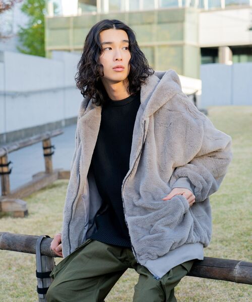 JEANS MATE(ジーンズメイト)の「【UNIIT/ユニット】エコファー フードジャケット ブルゾン ふわふわ もこもこ フェイクファー オーバーサイズ 防寒(ブルゾン・メンズ・ブラック/グレー/オフホワイト・MEDIUM/X-LARGE/LARGE)」の3枚目の写真
