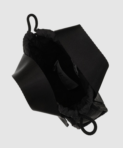 GANNI（ガニー）の「Recycled Tech Mini Tote（ハンドバッグ・レディース・ブラック・ONE SIZE）」の5枚目の写真