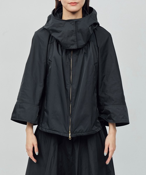 ROPE'（ロペ）の「ギャザーマウンテンパーカー【雑誌掲載】（マウンテンパーカー・レディース・グレー/ネイビー・36/38）」の8枚目の写真