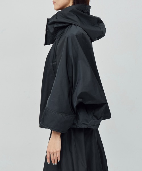 ROPE'（ロペ）の「ギャザーマウンテンパーカー【雑誌掲載】（マウンテンパーカー・レディース・グレー/ネイビー・36/38）」の9枚目の写真