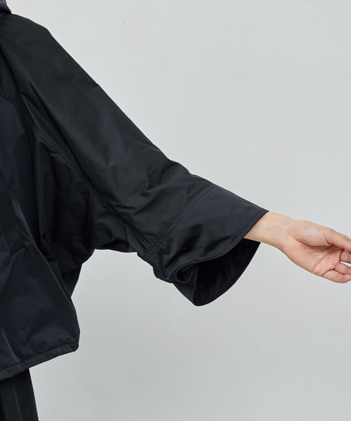 ROPE'（ロペ）の「ギャザーマウンテンパーカー【雑誌掲載】（マウンテンパーカー・レディース・グレー/ネイビー・36/38）」の16枚目の写真