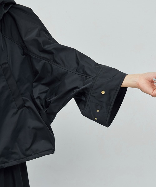 ROPE'（ロペ）の「ギャザーマウンテンパーカー【雑誌掲載】（マウンテンパーカー・レディース・グレー/ネイビー・36/38）」の17枚目の写真