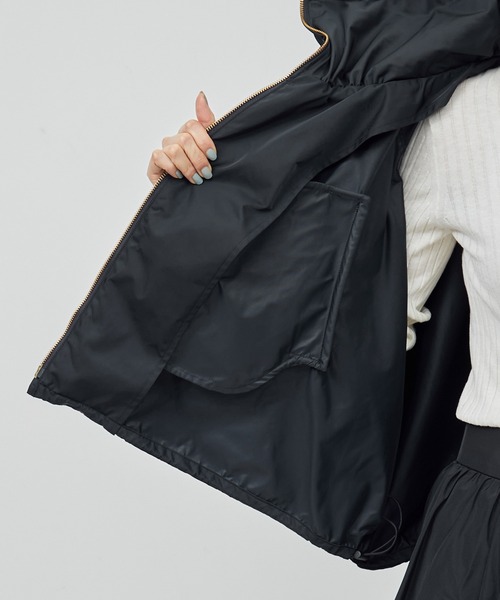 ROPE'（ロペ）の「ギャザーマウンテンパーカー【雑誌掲載】（マウンテンパーカー・レディース・グレー/ネイビー・36/38）」の20枚目の写真