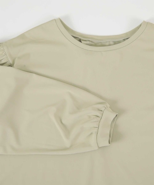 titivate（ティティベイト）の「バックスリットボリュームスリーブトップス/ラッシュガード（ラッシュガード・レディース・カーキ/ブラック/グリーン系その他・M/S/L）」の11枚目の写真