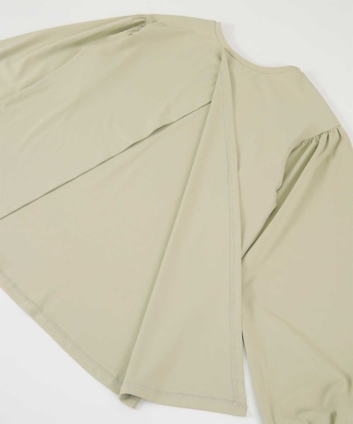 titivate（ティティベイト）の「バックスリットボリュームスリーブトップス/ラッシュガード（ラッシュガード・レディース・カーキ/ブラック/グリーン系その他・M/S/L）」の12枚目の写真