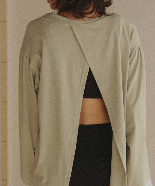 titivate（ティティベイト）の「バックスリットボリュームスリーブトップス/ラッシュガード（ラッシュガード・レディース・カーキ/ブラック/グリーン系その他・M/S/L）」の15枚目の写真