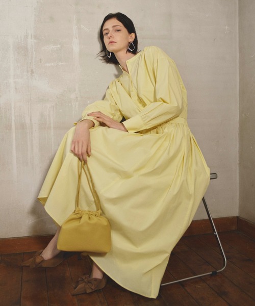 Mila Owen(ミラオーウェン)の「スタンド衿前ふらし後ドッキングシャツワンピース【マシーンウォッシャブル】(シャツワンピース・レディース・ホワイト/ネイビー/イエロー・0/1)」の3枚目の写真