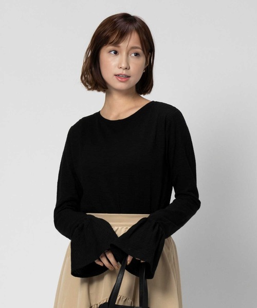 BACK NUMBER(バックナンバー)の「【BACK NUMBER】フレアスリーブ長袖Tシャツ(Tシャツ/カットソー・レディース・オフホワイト/ブラック/ブラック×ホワイト/ホワイト×ブラック・LARGE/SMALL/MEDIUM/XL)」の3枚目の写真