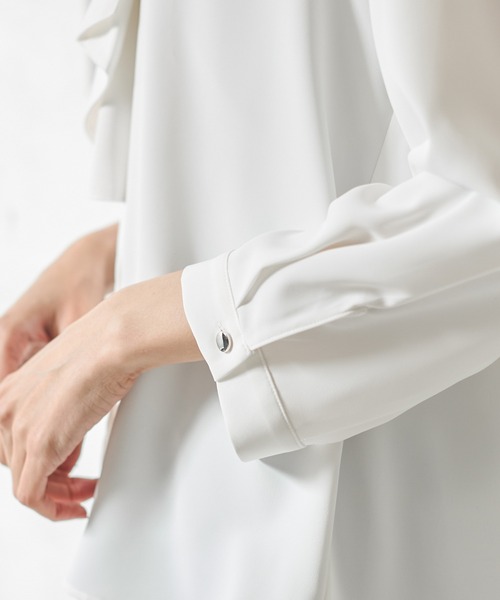 Honeys(ハニーズ)の「8分袖ボウタイブラウス(シャツ/ブラウス・レディース・ホワイト/ライトグレー/ネイビー/ミント/スモークピンク・S/M/L/LL/3L)」の6枚目の写真