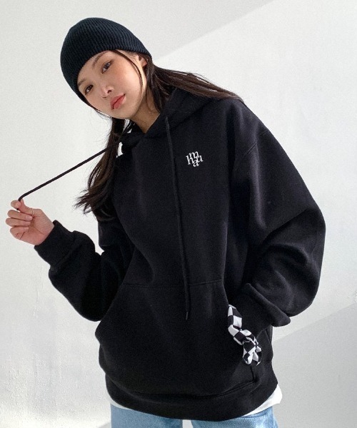 muahmuah(ムーアムーア)の「A'GEM/9 × .kom『muah muah/ムーアムーア』MUAH CIRCLE LOGO OVERFIT HOODIE/サークルロゴオーバーフィットフーディーパーカー(パーカー・レディース・アイボリー/ブラック/ライトブルー/グレー・FREE)」の9枚目の写真