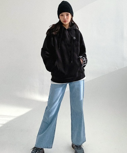 muahmuah(ムーアムーア)の「A'GEM/9 × .kom『muah muah/ムーアムーア』MUAH CIRCLE LOGO OVERFIT HOODIE/サークルロゴオーバーフィットフーディーパーカー(パーカー・レディース・アイボリー/ブラック/ライトブルー/グレー・FREE)」の6枚目の写真