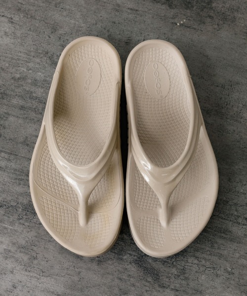 OOFOS（ウーフォス）の「【OOFOS/ウーフォス】OOmega/ ウーメガ  厚底（サンダル・レディース・ブラック/ベージュ/ブラック系その他/ピンク・36/37/38）」の21枚目の写真