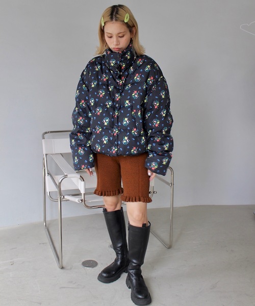 SANSeLF(サンセルフ)の「スモールフラワーパターンダウンジャケット【SANSeLF】sanw24a008(ダウンジャケット/コート・レディース・ブラック/ブルー・FREE)」の3枚目の写真