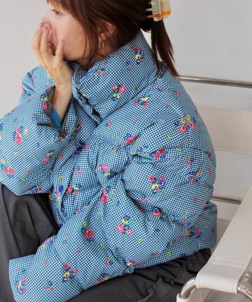 SANSeLF(サンセルフ)の「スモールフラワーパターンダウンジャケット【SANSeLF】sanw24a008(ダウンジャケット/コート・レディース・ブラック/ブルー・FREE)」の11枚目の写真