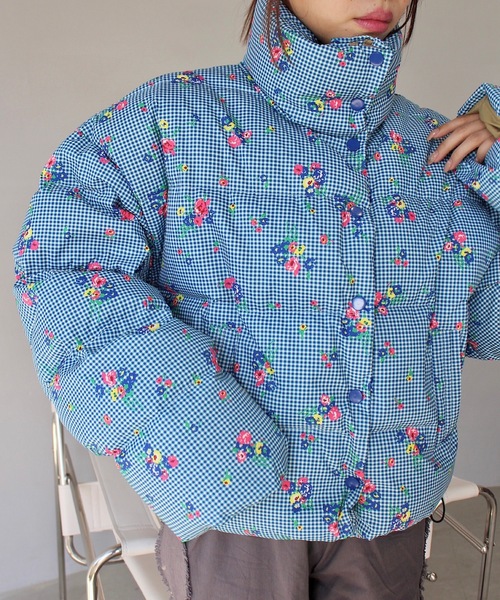 SANSeLF(サンセルフ)の「スモールフラワーパターンダウンジャケット【SANSeLF】sanw24a008(ダウンジャケット/コート・レディース・ブラック/ブルー・FREE)」の15枚目の写真