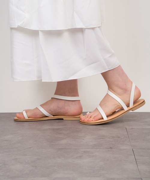 Rivel(リヴェル)の「【L’ ANGOLO DEL CUOIO/ランゴロデルクオイオ】トングサンダル レザーサンダル フラットサンダル(サンダル・レディース・ホワイト/ブラック/シルバー・39/38/37/36)」の6枚目の写真