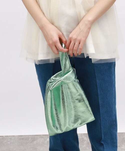 LAKOLE(ラコレ)の「ミニ2WAYチェーンショルダーバッグ / 104948(ショルダーバッグ・レディース・ホワイト/ブラック/ピンク/シルバー/ブラック系8/グリーン・FREE)」の2枚目の写真