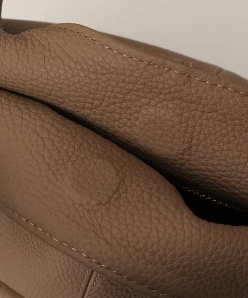 MANU ATELIER(マニュ アトリエ)の「【MANU ATELIER/マニュ アトリエ】グレインレザーバッグ(ハンドバッグ・レディース・ベージュ・FREE)」の12枚目の写真