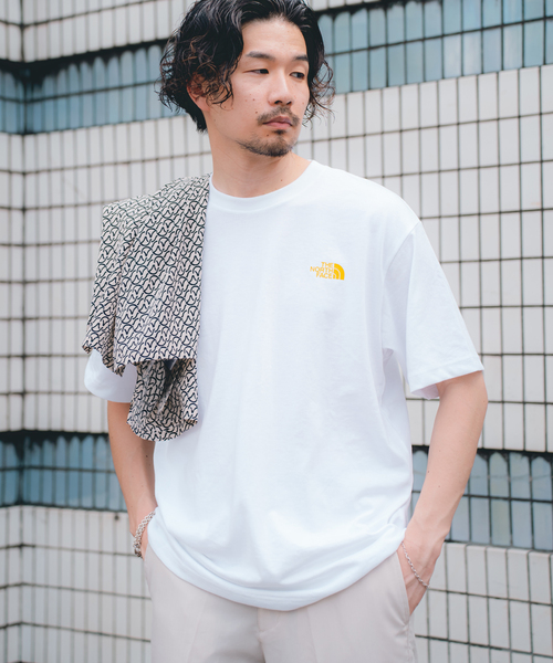THE NORTH FACE（ザノースフェイス）の「【THE NORTH FACE】S/S Bandana Square Logo Tee（Tシャツ/カットソー・メンズ・ブラック/チャコールグレー/ホワイト/ネイビー・MEDIUM/LARGE/X-LARGE）」の6枚目の写真