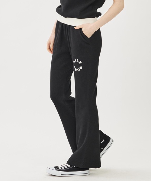 MILKFED.（ミルクフェド）の「WAFFLE FLARE PANTS（スウェットパンツ・レディース・ブラック/ネイビー/ライトグリーン・M/S）」の12枚目の写真