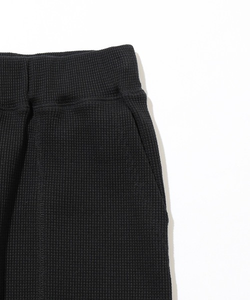 MILKFED.（ミルクフェド）の「WAFFLE FLARE PANTS（スウェットパンツ・レディース・ブラック/ネイビー/ライトグリーン・M/S）」の9枚目の写真