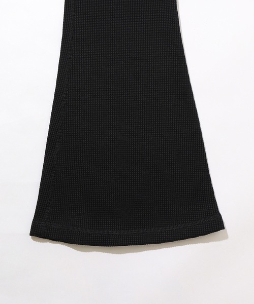 MILKFED.（ミルクフェド）の「WAFFLE FLARE PANTS（スウェットパンツ・レディース・ブラック/ネイビー/ライトグリーン・M/S）」の11枚目の写真