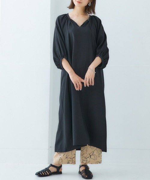 nissen(ニッセン)の「リネンライクラグラン袖スキッパーギャザーワンピース (選べる着丈)(ワンピース・レディース・ブラック/ベージュ/カーキ系1/ベージュ系その他/カーキ/ブラック系その他・L/LL/S/M)」の3枚目の写真