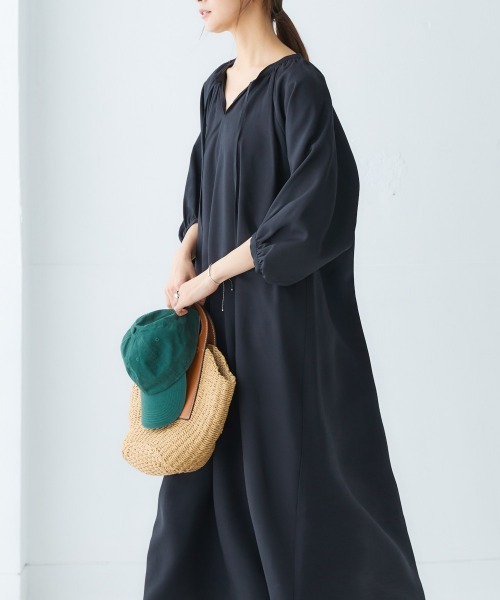 nissen(ニッセン)の「リネンライクラグラン袖スキッパーギャザーワンピース (選べる着丈)(ワンピース・レディース・ブラック/ベージュ/カーキ系1/ベージュ系その他/カーキ/ブラック系その他・L/LL/S/M)」の16枚目の写真