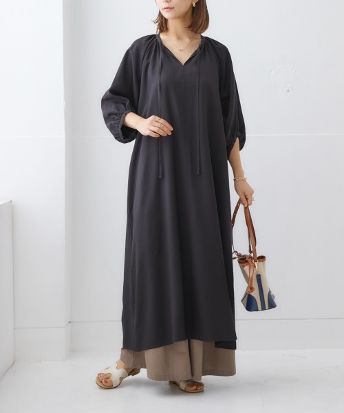 nissen(ニッセン)の「リネンライクラグラン袖スキッパーギャザーワンピース (選べる着丈)(ワンピース・レディース・ブラック/ベージュ/カーキ系1/ベージュ系その他/カーキ/ブラック系その他・L/LL/S/M)」の17枚目の写真