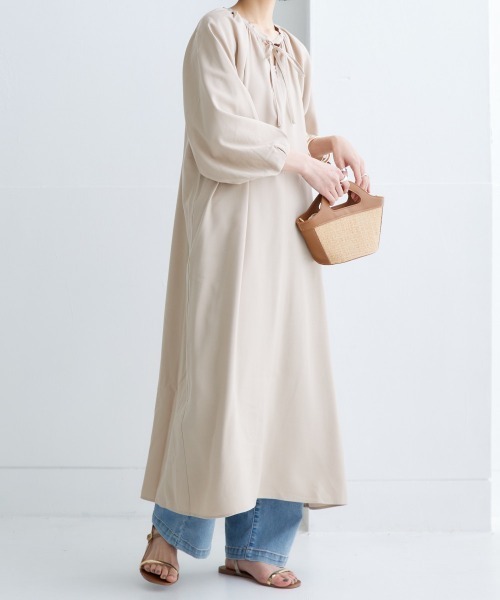 nissen(ニッセン)の「リネンライクラグラン袖スキッパーギャザーワンピース (選べる着丈)(ワンピース・レディース・ブラック/ベージュ/カーキ系1/ベージュ系その他/カーキ/ブラック系その他・L/LL/S/M)」の9枚目の写真
