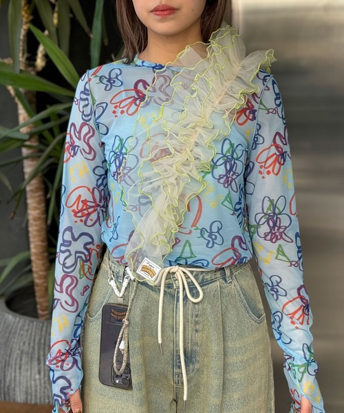 HELLO.SANFRANCISCO（ハローサンフランシスコ）の「【HELLO.SANFRANCISCO/ハローサンフランシスコ】チュールフリルスマホショルダー（スマホグッズ・レディース・ブルー/オレンジ/オフホワイト・FREE）」の7枚目の写真