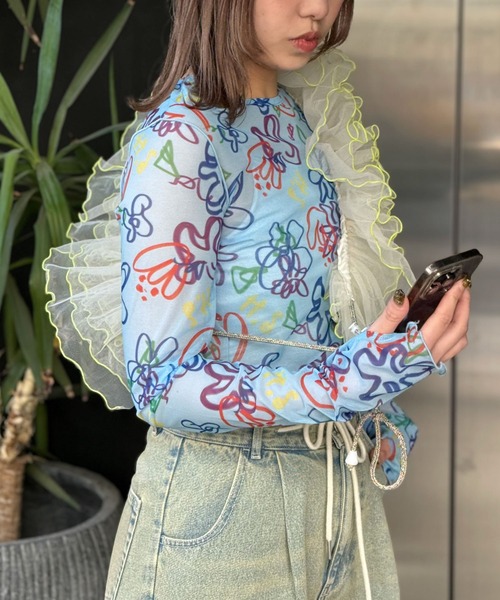 HELLO.SANFRANCISCO（ハローサンフランシスコ）の「【HELLO.SANFRANCISCO/ハローサンフランシスコ】チュールフリルスマホショルダー（スマホグッズ・レディース・ブルー/オレンジ/オフホワイト・FREE）」の4枚目の写真