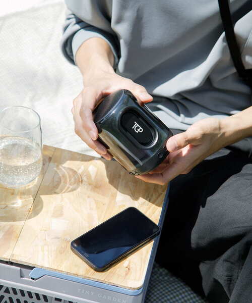 EKAL(エカル)の「TINY GARDEN PRODUCTS プレイフルスピーカー(スピーカー・レディース・ブラック系その他・ONE)」の3枚目の写真