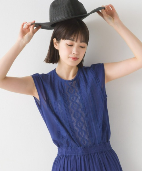 OMNES(オムネス)の「コットンボイルフロントレースノースリーブプルオーバー(シャツ/ブラウス・レディース・ベージュ/ホワイト/ブラック/ブルー・FREE)」の1枚目の写真