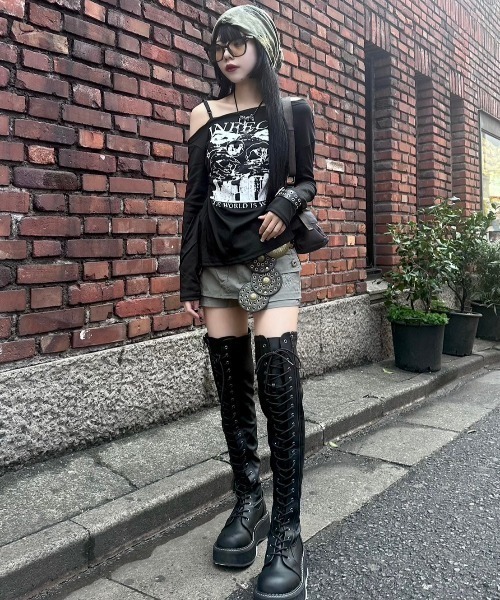 XU(エックスユー)の「【Never mind the XU】one shoulder print tops / 【ネバーマインド ザ エックスユー】ワンショルダープリント長袖Tシャツ(Tシャツ/カットソー・レディース・ホワイト/ブラック・ONE SIZE)」の11枚目の写真