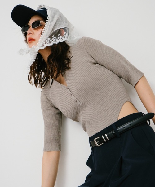 HANNE（アン）の「ハーフスリーブポロニットボディスーツ（ニット/セーター・レディース・ブラック/グレー/ベージュ/その他1・FREE）」の3枚目の写真