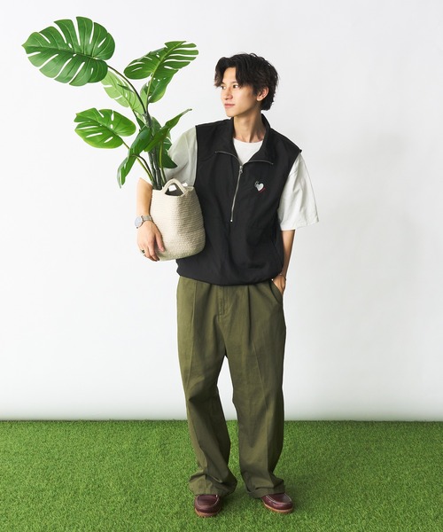 Adoon plain（アドーンプレーン）の「ナイロンハーフジップベスト（ベスト・メンズ・ブラック/グレイッシュベージュ・MEDIUM/LARGE）」の20枚目の写真