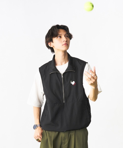 Adoon plain（アドーンプレーン）の「ナイロンハーフジップベスト（ベスト・メンズ・ブラック/グレイッシュベージュ・MEDIUM/LARGE）」の17枚目の写真