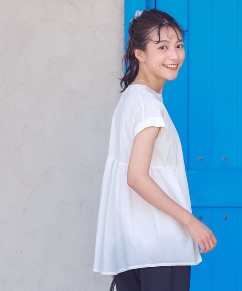 Tiaclasse(ティアクラッセ)の「【洗える】バイオシルケット裾フリルプルオーバー(Tシャツ/カットソー・レディース・グレイッシュベージュ/オフホワイト/ネイビー・M/L)」の1枚目の写真