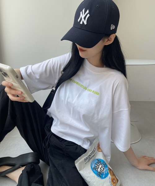 Ada.（エイダ）の「サガラ刺繍 クロップド フラワー Tシャツ（Tシャツ/カットソー・レディース・オフホワイト/チャコール/オートミール・FREE）」の9枚目の写真