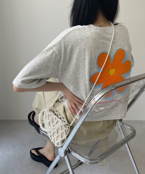 Ada.（エイダ）の「サガラ刺繍 クロップド フラワー Tシャツ（Tシャツ/カットソー・レディース・オフホワイト/チャコール/オートミール・FREE）」の21枚目の写真